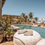 piscine avec vue sur l'océan à l'écolodge Filha da Lua