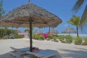 plage privée face à une plage paradisiaque de la côte Swahili du Kenya