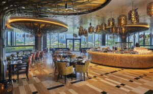 salle de restaurant dédiée au petit-déjeuner servi sous forme de buffet et de brunch le vendredi