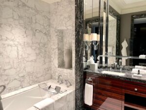salle de bain d'une des chambres