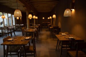 salle de restaurant de l'hôtel, ouvert pour les 3 services et avec une cuisine végétarienne, locale et de saison
