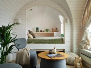 coin salon et espace nuit cosy et au charme scandinave