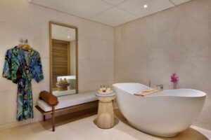 salle de bain dans une des suites de l'hôtel Mango House seychelles