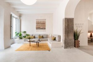 salon commun dans n esprit slowliving et apaisant dans un boutique hôtel de Majorque