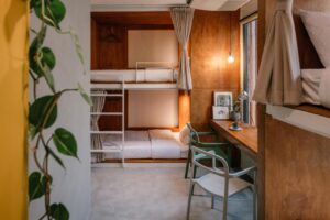 lits dans un dortoir réservé uniquement aux femmes pour un séjour en toute tranquilité dans Bangkok