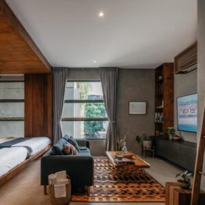 espace salon dans une chambre familiale de l'auberge