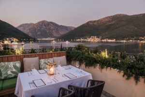 toit terrasse avec restaurant gastronomique à l'ambiance romantique
