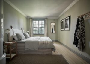 une des chambres d'hôtes à l'ambiance calme et sereine