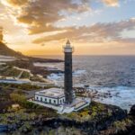 vue aérienne du Lighthouse on La Palma Island - Faro Punta Cumplida avec des magnifiques suites à louer sur l'île de La Palma aux Canaries
