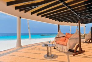 bar de plage avec hamac pour profiter d'un moment de détente
