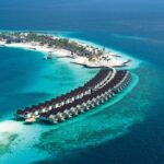 vue aérienne d'une île privée de l'atoll de Malé du Nord abritant l'hôtel resort 5* Oblu Select Lobigili