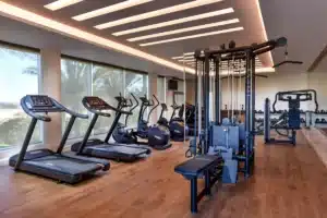 salle de fitness de l'hôtel accessible au spa