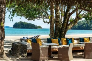 beach club et plage privée sur l'une des plus belles plages du monde selon le National Geographic : Datai Bay