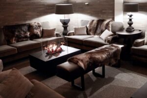 Salon intimiste et feutré de l'hôtel Lapland Hotels Bulevardi