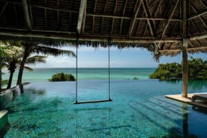 piscine à débordement avec vue sur l'océan indien au Zanzibar à l'hôtel Qambani Luxury Resort