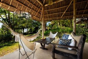 terrasse privée d'une suite avec espace détente et repos