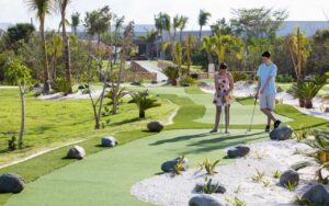minigolf à disposition des clients de l'hôtel