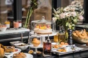 buffet petit-déjeuner servi le matin