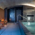 Villas Foch Boutique Hotel & Spa Bordeaux et son spa avec piscine intérieure dans les caves voûtées