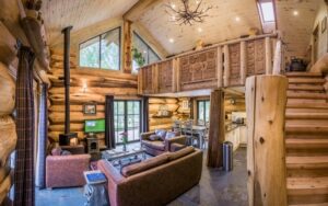 vue d'ensemble du séjour dans un des chalets du Eagle Brae pouvant accueillir jusqu'à 6 personnes