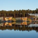 Hôtel Les Échasses Eco Lodge avec des lodges suspendus au-dessus de l’eau à proximité d'Hossegor et Seignosse dans les Landes