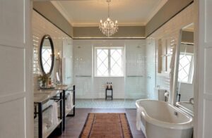 grande salle de bain dans une des chambres du boutique hôtel Atemporal à Lima