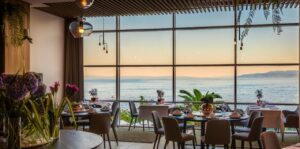 vue panoramique sur la baie de Kvarner au restaurant à la carte de l'hôtel
