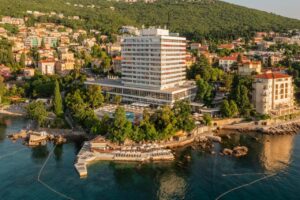 Hotel Ambasador - Liburnia idéalement situé à Opatija