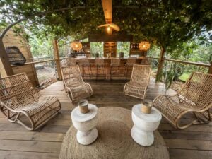 bar terrasse pour se détendre dans l'écoldoge Anacardier à Saint-François en Guadeloupe