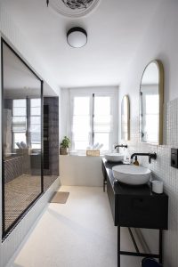 salle de douche d’une chambre d’hôtes Les Allois à Limoges