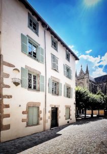 Façade de la maison d’hôtes Les Allois dans le centre historique de Limoges