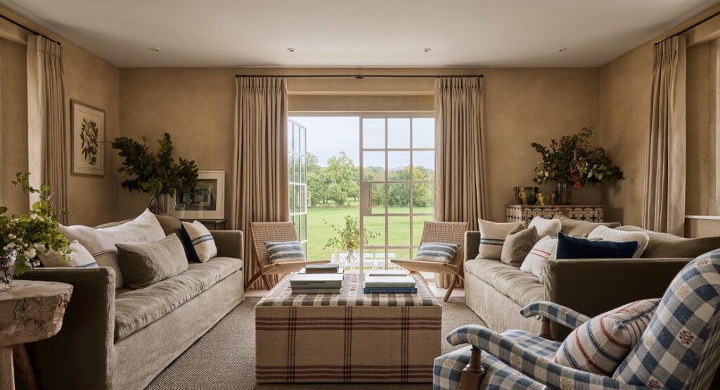 salon à la déco campagne anglaise d'un cottage à louer