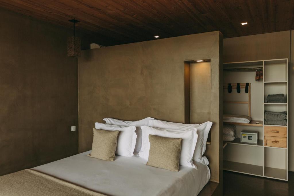 chambre double cosy et chaleureuse à l'hôtel Santa Barbara Eco Beach Resort aux Açores