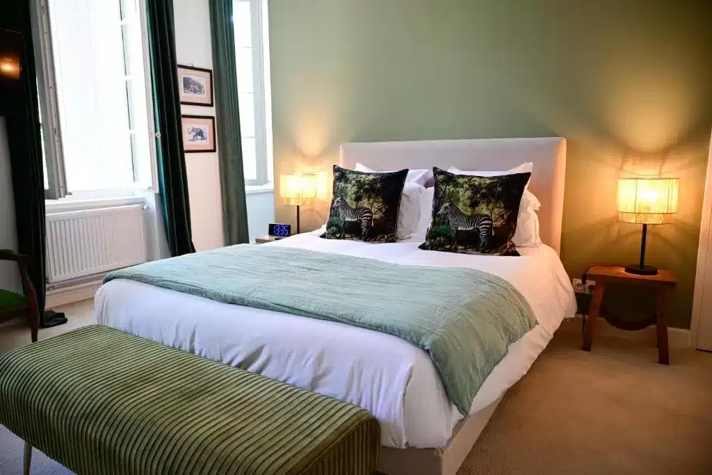 chambre cosy et apaisante aux teintes vertes