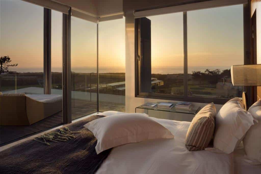chambre avec vue panoramique et terrasse privée