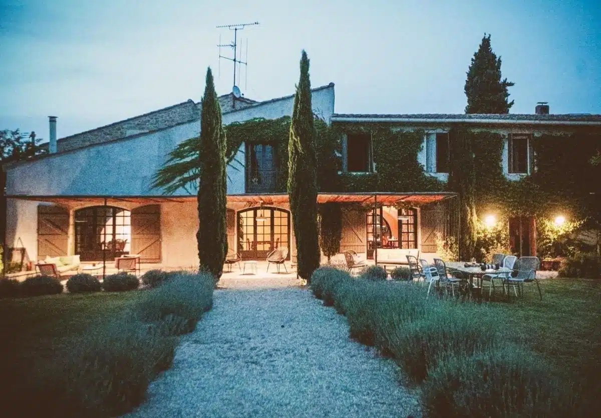 Façade extérieure du Domaine de Salente dans l'Hérault