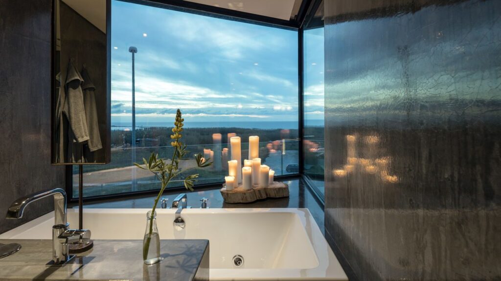 salle de bain avec vue panoramique