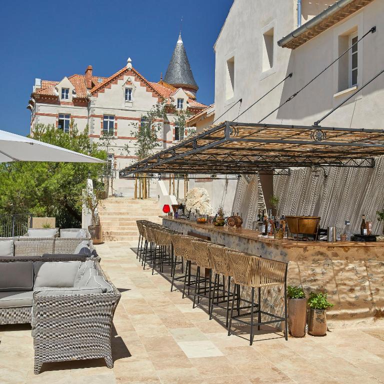 bar extérieur du domaine Château Capitoul