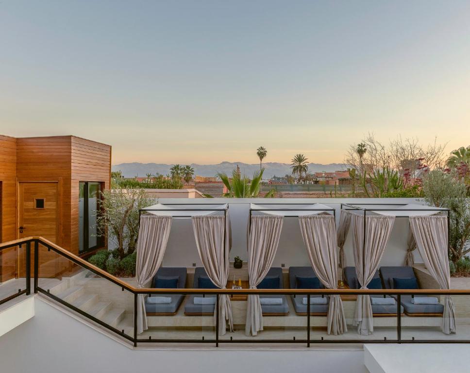 transat sur un rooftop de Marrakech dans un hôtel de luxe