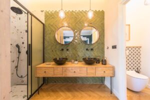 salle de douche d'un boutique hôtel proche de l'Agora, du Parthénon et de l'Acropole au centre ville d'Athènes
