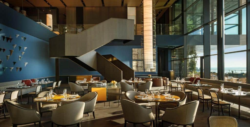 un des nombreux restaurants de l'hôtel comptant notamment un restaurant étoilé au guide Michelin