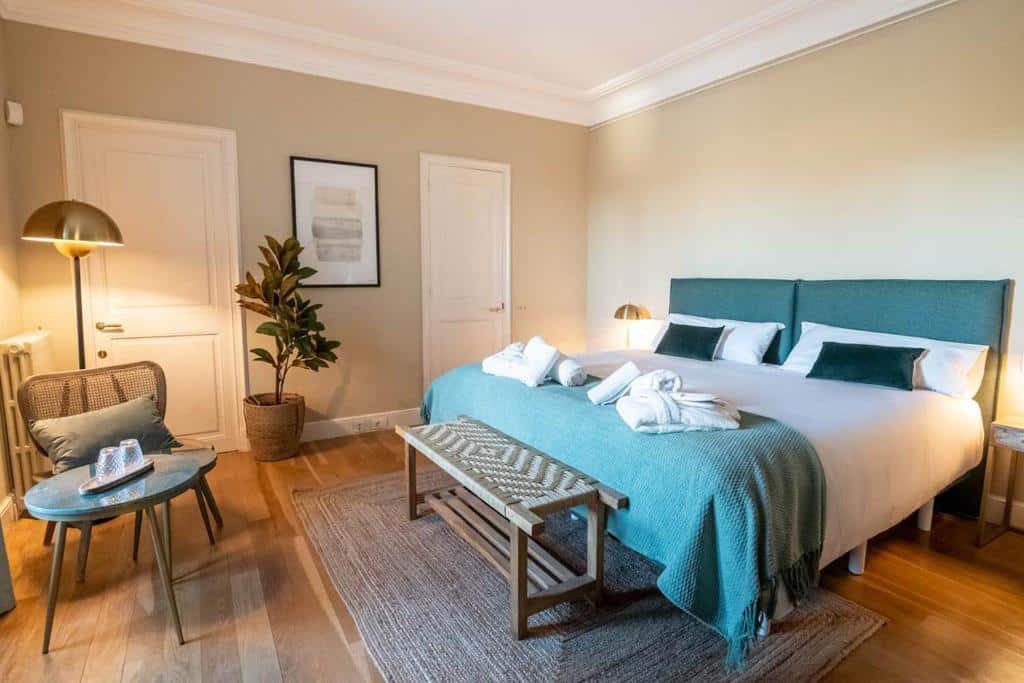 chambre moderne et spacieuse entre Barcelone et l'autoroute pour un weekend au calme