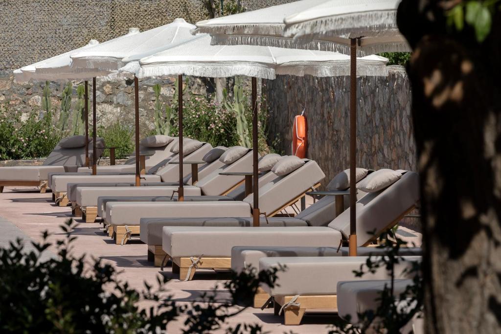 transat de la piscine avec matelas épais