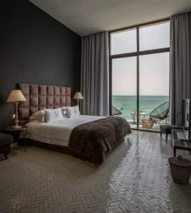 chambre double avec vue mer à l'hôtel Palais Rhoul & spa de Dakhla au Maroc