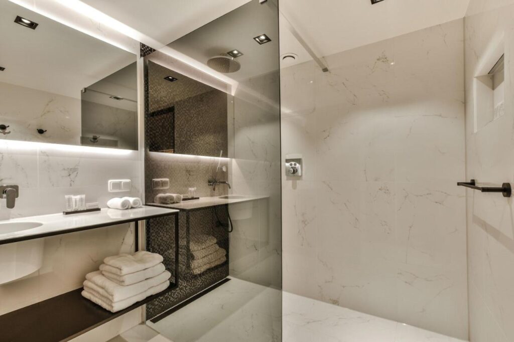 salle de douche moderne