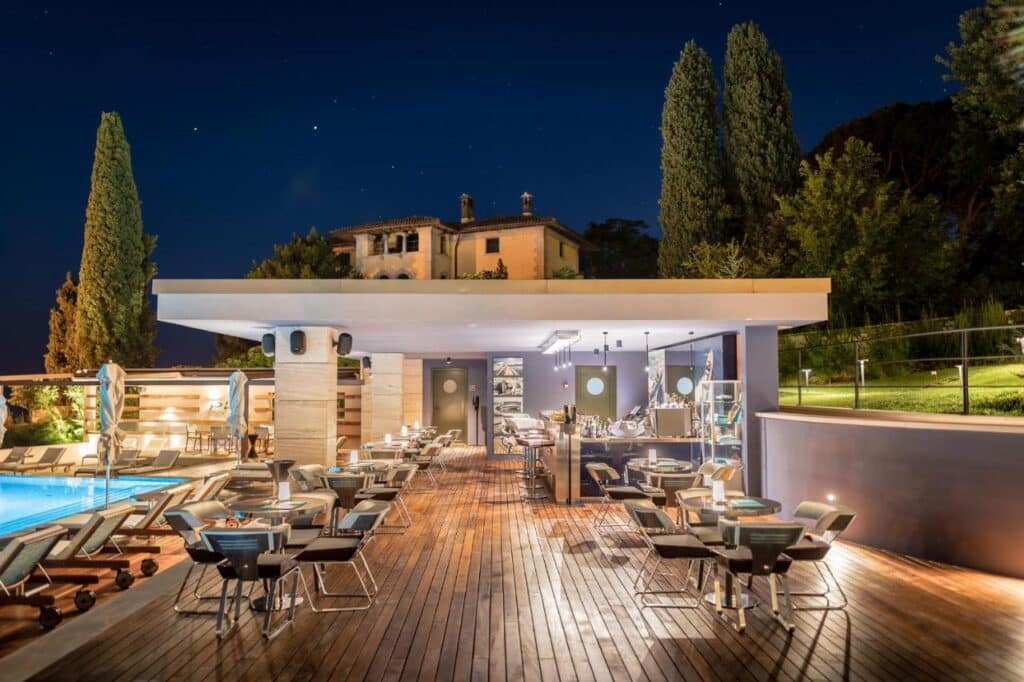 bar lounge en terrasse