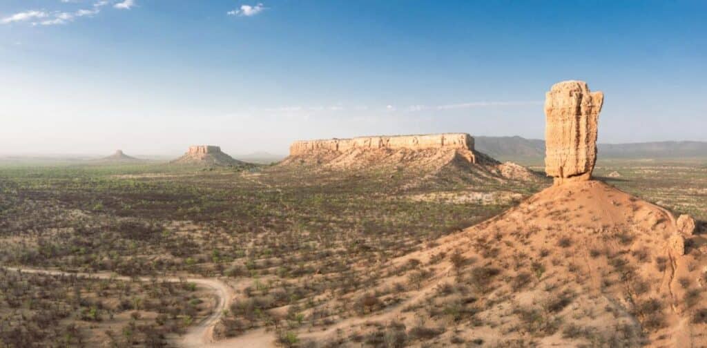 vue du paysage désertique de la vallée de l'Ugad