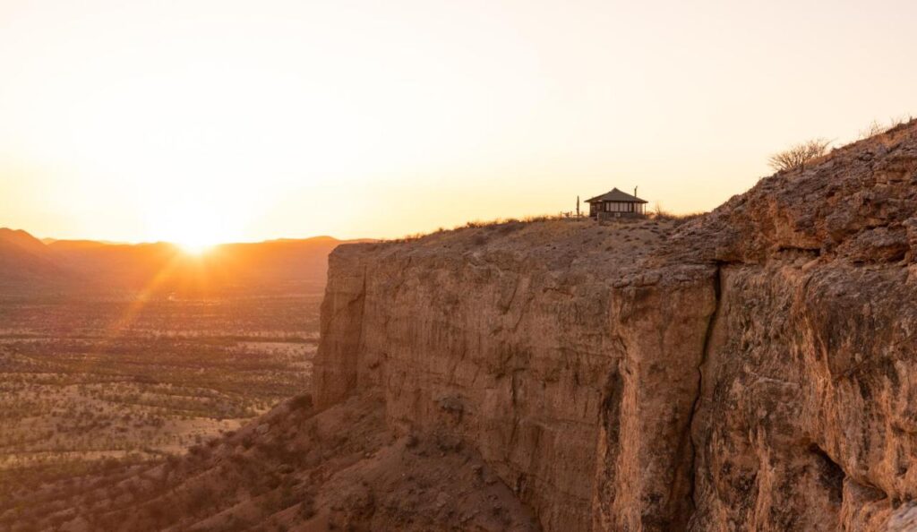 panorama majestueux et à 360° pour cette suite bungalow isolé au sommet d'un plateau de Namibie