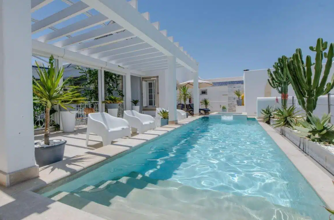 piscine sur le toit terrasse de la chambre d'hôtes Dar Benti au centre de Monastir