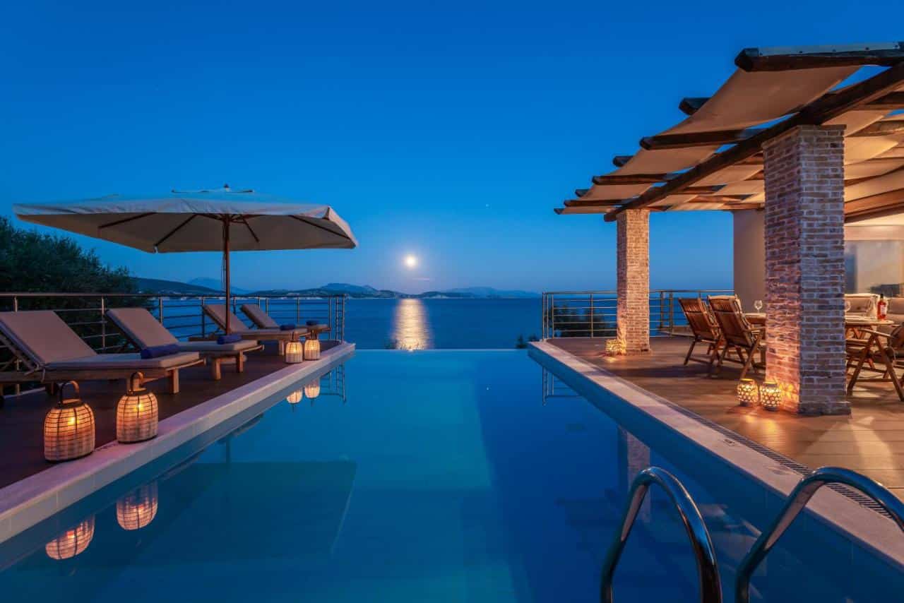 villa à louer avec piscine privée et vue mer